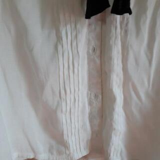 🎵お値下げ🎵白のブラウスの画像