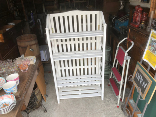 可愛い棚　カントリー調の折りたたみ収納棚