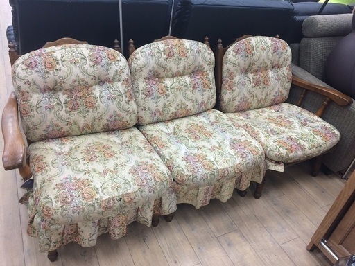 柏木工のお洒落なアンティークチェアです！