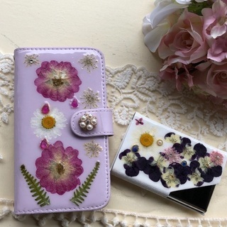 本物のお花を使ったオリジナルのピルケース作りの画像