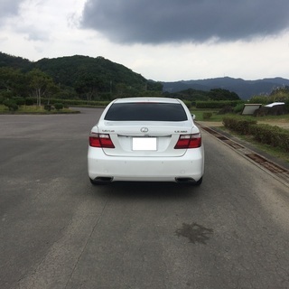 H19年式 レクサス LS 460 バージョンS パール 黒革 車検令和2年5月までの画像