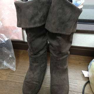 茶色ニーハイブーツ