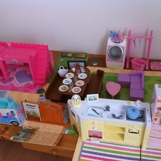 リカちゃんハウスなど4点セットの画像