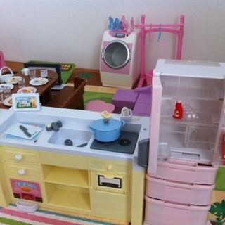 リカちゃんハウスなど4点セットの画像