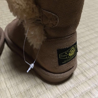 新品未使用　bebe べべ　eab ムートンブーツ 16cmの画像