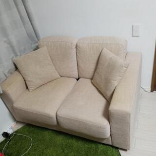 2人掛けソファ　ベージュ