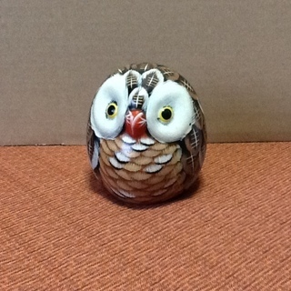 【験担ぎ②】中華料理店で飾られていたフクロウの貯金箱 陶器のふく...