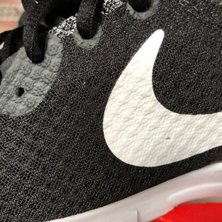 ナイキ　スニーカー　黒の画像