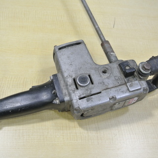 DIY 電気工具 マキタの2スピードカクハン機 撹拌機 通電OK！ UT2211　建設 建築 現場 コンクリート 混ぜる 電動工具の画像