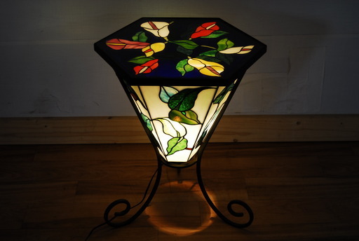 1315 ステンドグラス フラワーモチーフ フロアスタンド 照明 高さ58ｃｍ 幅48ｃｍ 間接照明 アイアンフレーム　アントレ
