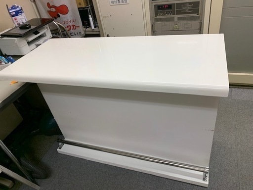 キッチン　カウンターテーブル