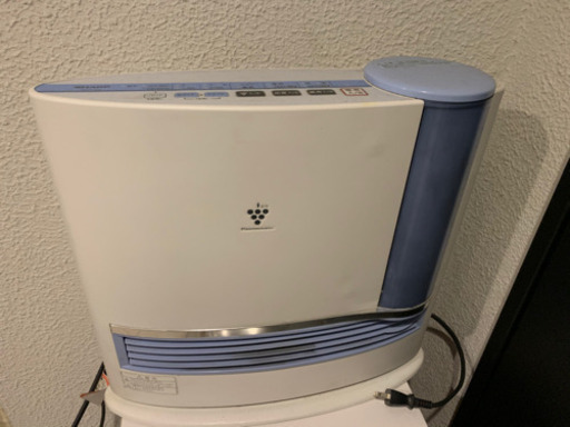 加湿器付きヒーター　SHARP プラズマクラスター
