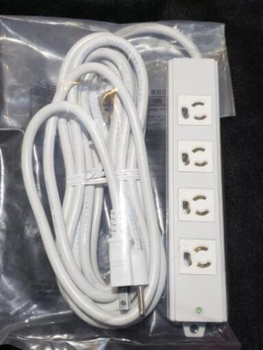 新品2018年製OAタップ4口5m 接地2P抜止(白)　XLT45015W
