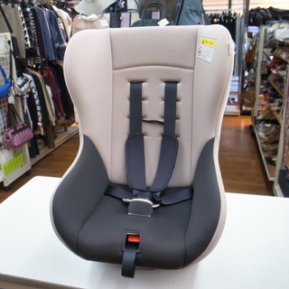 タカタ  チャイルドシート（ベージュ）【モノ市場東浦店】