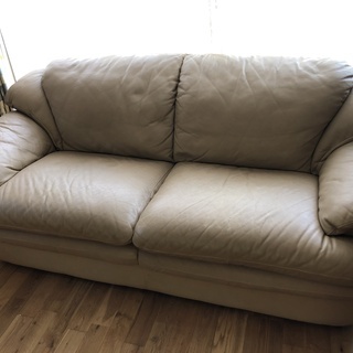 セットで10,000円♪　大きなソファーの画像