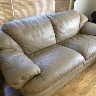 セットで10,000円♪　大きなソファーの画像