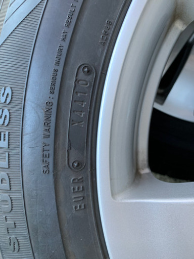 値引き！ 215 60 Ｒ17 ヴェルファイア他 スタッドレスタイヤ