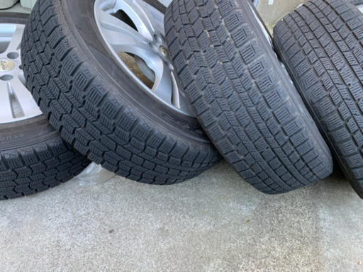 値引き！ 215 60 Ｒ17 ヴェルファイア他 スタッドレスタイヤ