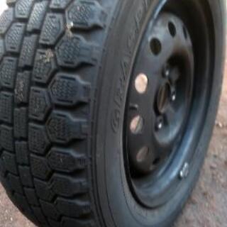 スタッドレスタイヤ4本の画像