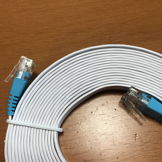 LANケーブルとモジュラーケーブルのセットですの画像