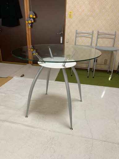 ガラステーブル