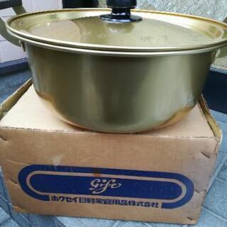 大きな鍋（未使用）の画像