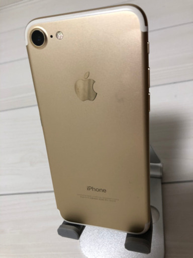 iPhone7 32GB au ゴールド　01