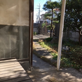 ３DK一戸建の平屋古民家　広々庭付き１００坪　駐車スペース３〜4台あり　住めないことはないですが、倉庫用にお貸し出しします。礼金敷金０　仲介手数料０　更新料０　　 − 埼玉県