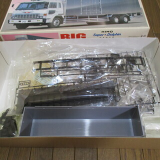 1/32　アオシマ　日野 スーパードルフィン (保冷車）の画像