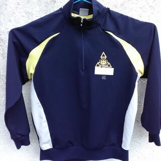 日出中学校の体操服(長袖)M または S 譲って下さい