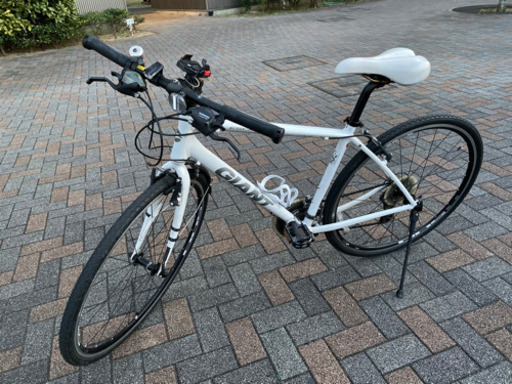 GIANT ESCAPE R3 クロスバイク 自転車 ホワイト ジャイアント エスケープ