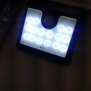 ソーラーLED人感センサーライトの画像