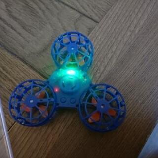 ドローン？ 空飛ぶハンドスピナー の画像