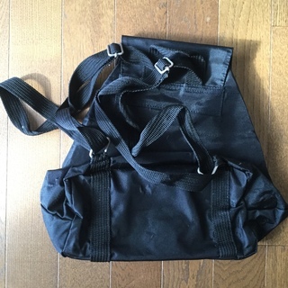 小さめリュックサック黒の画像