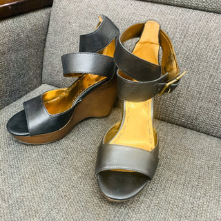 ★NINE WEST ナインウエスト★ レザー系　サンダル　22