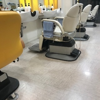 石川町駅徒歩徒1分😊副業応援‼️フリーランス✨アルバイト✂︎理容師募集！の画像