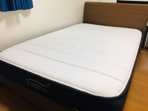 ニトリのセミダブルベッド。1年6ヶ月使用。