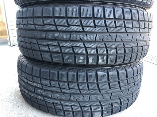 スタッドレスタイヤ　　205/６０Ｒ１６　ヨコハマ　アイスガード20