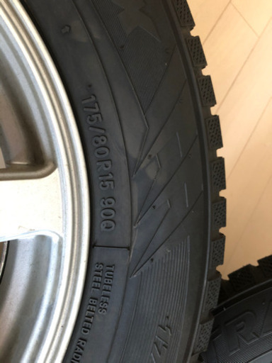 175/80R15  スタッドレスタイヤ　１年使用の美品