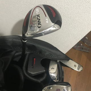 初心者用ゴルフセット(バッグ、クラブ8本、ボール)【買って半年】の画像