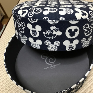 ミッキー柄の入れ物の画像