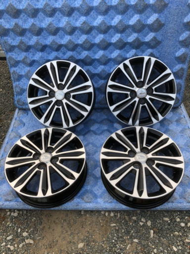 タントカスタム　　LA600s  純正アルミ