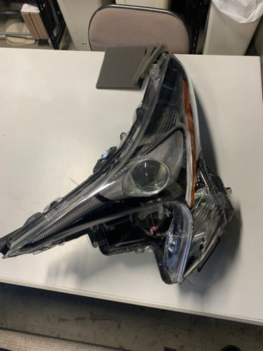 プリウス50前期　左ヘッドライト