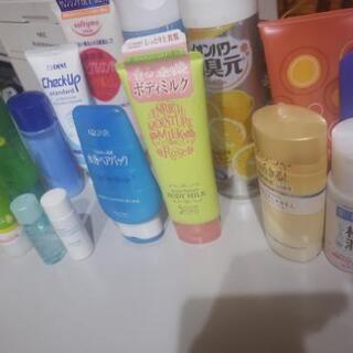 化粧水、乳液、ヘアパックの画像