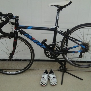 期間限定！ジュニアロードバイク　FELT F24  室内保管　オマケ付き 売約済 FELT ジュニア ロードバイク F24 シューズ/コンピュータ/専用箱付き