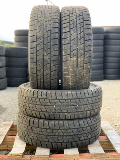 グッドイヤー215／60R16 4本　札幌市内配達無料　代引可