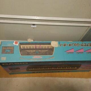 CASIOヒカリナビゲーション付きキーボード