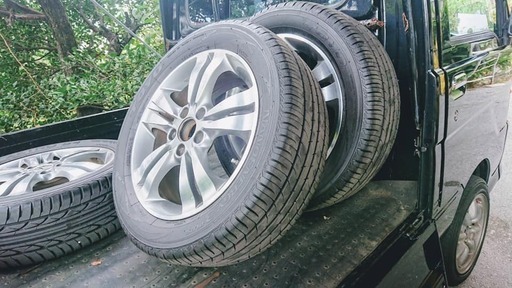 17インチアルミホイール&タイヤ４本セット