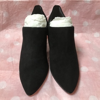 未使用美品☆ノイエディフュージョン☆チャーム付きスエードブーティの画像