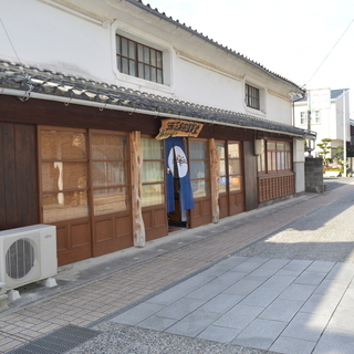 骨董品求めます。 紹介して下さる方求めます。